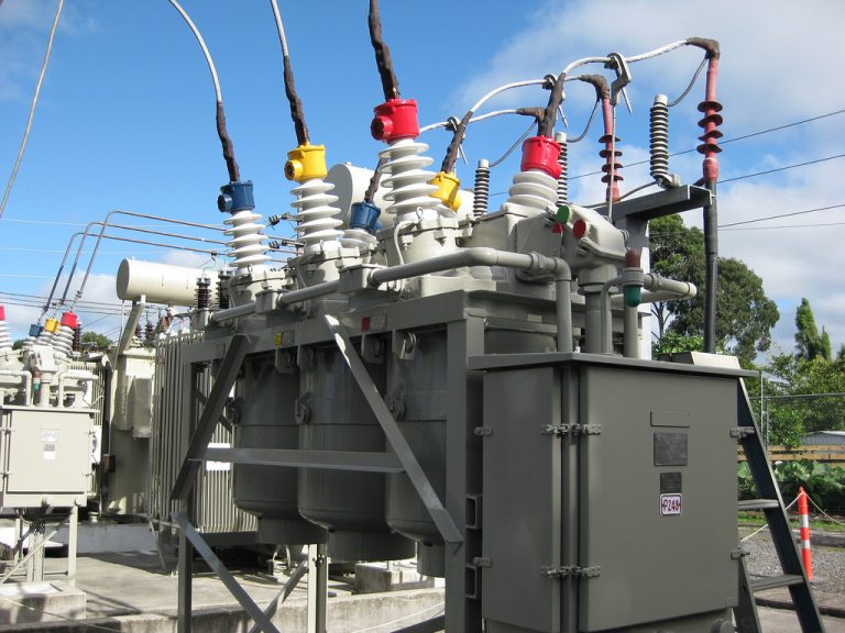 Advantages & Disadvantages of Oil Circuit Breakers